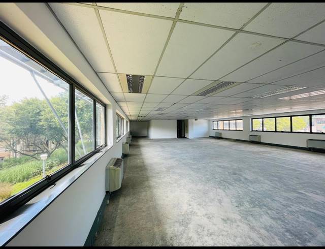 484M² OFFICE TO LET IN RANDJESPARK